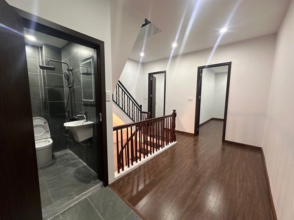 Cần bán Nhà mặt tiền đường Minh Khai, Phường Vĩnh Tuy, Diện tích 36m², Giá 8.39 Tỷ 6