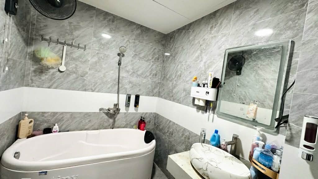 nhà đẹp Ngô Gia Tự, 50m x 5tầng, gara, kinh doanh, ngõ thông ôtô tránh, giá chỉ 15 tỷ 4