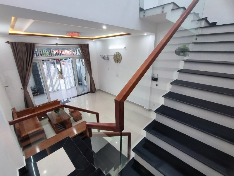 MẶT TIỀN - CAO HỒNG LÃNH (Đ10m5)– NHÀ MỚI 3 MÊ LỆCH – HÒA QUÝ