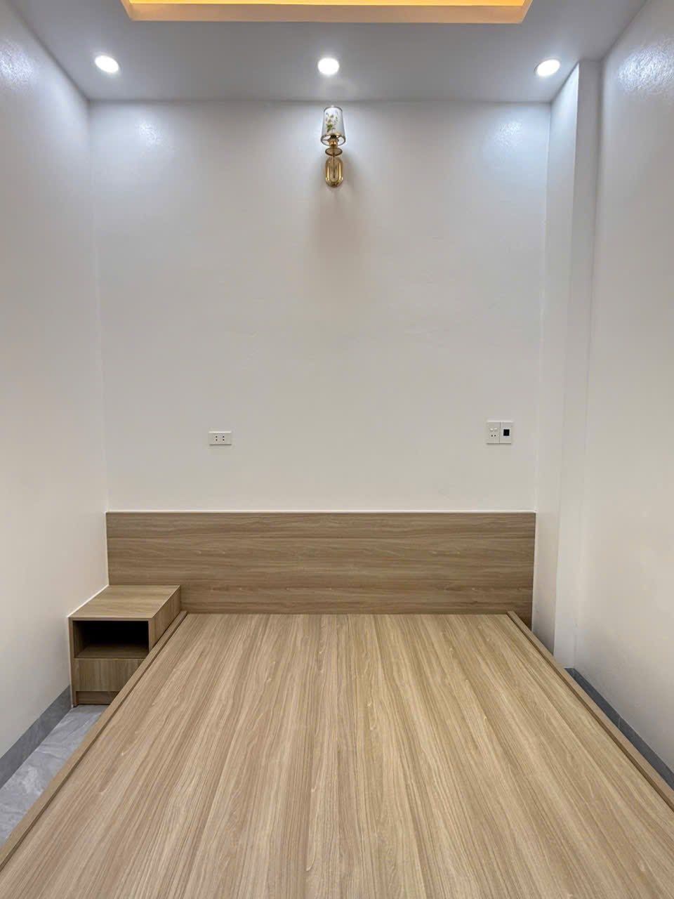 Bán căn nhà 2 tầng ngõ phố Lê Viết Hưng, ph Ngọc Châu, TP HD, 51m2, mt 4m, 3 ngủ, 2vs 6