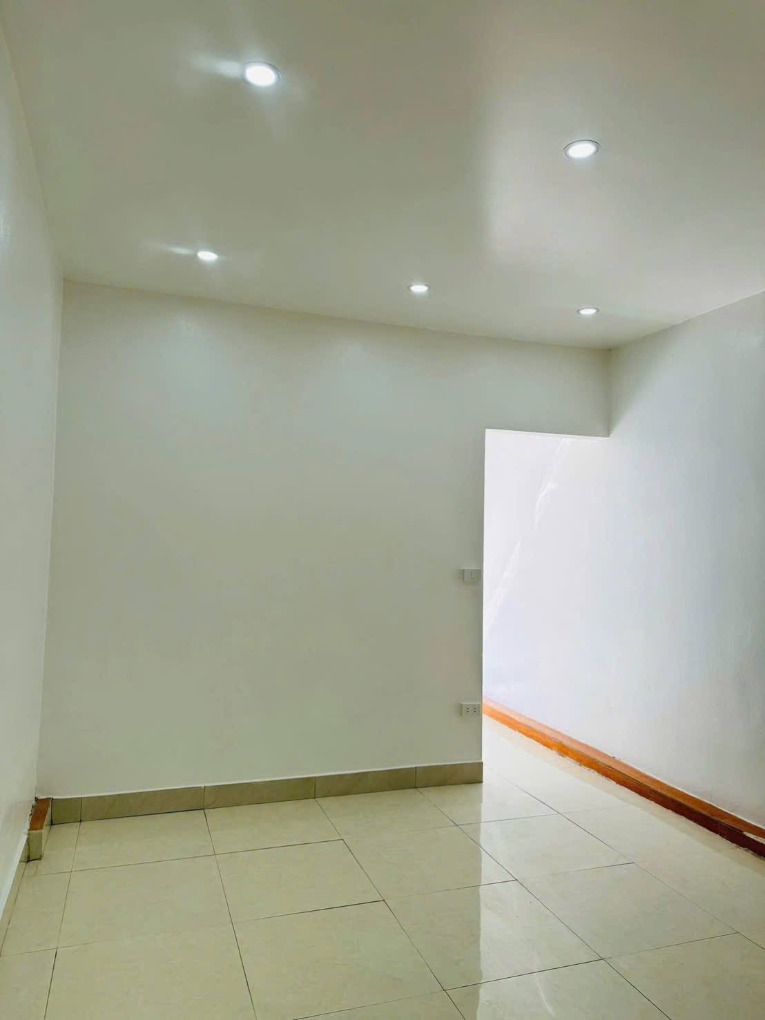 Bán nhà 3 tầng khu chia lô ngõ đường Điện Biên Phủ, TP HD, 45.7m2, 3 ngủ, 2 vs, đường oto 4