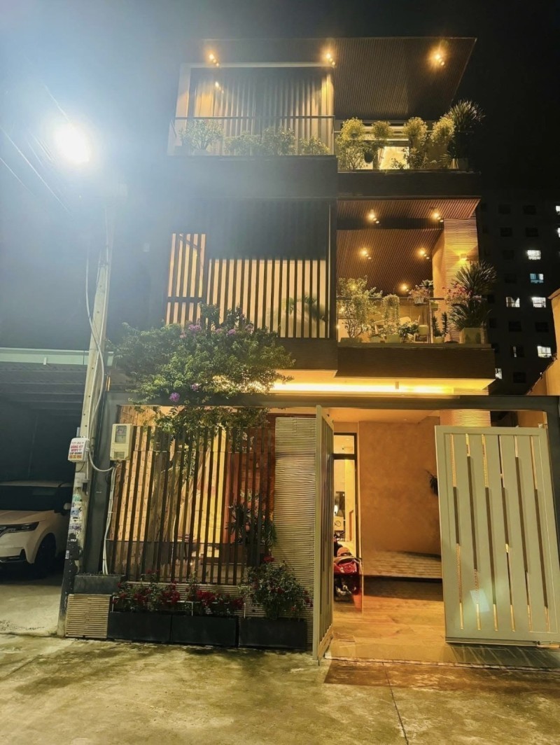 Bán nhà mặt phố đường Số 12, Trường Thọ, Thủ Đức, HCM - Diện tích 112m2, 3 tầng, sổ hồng, Giá