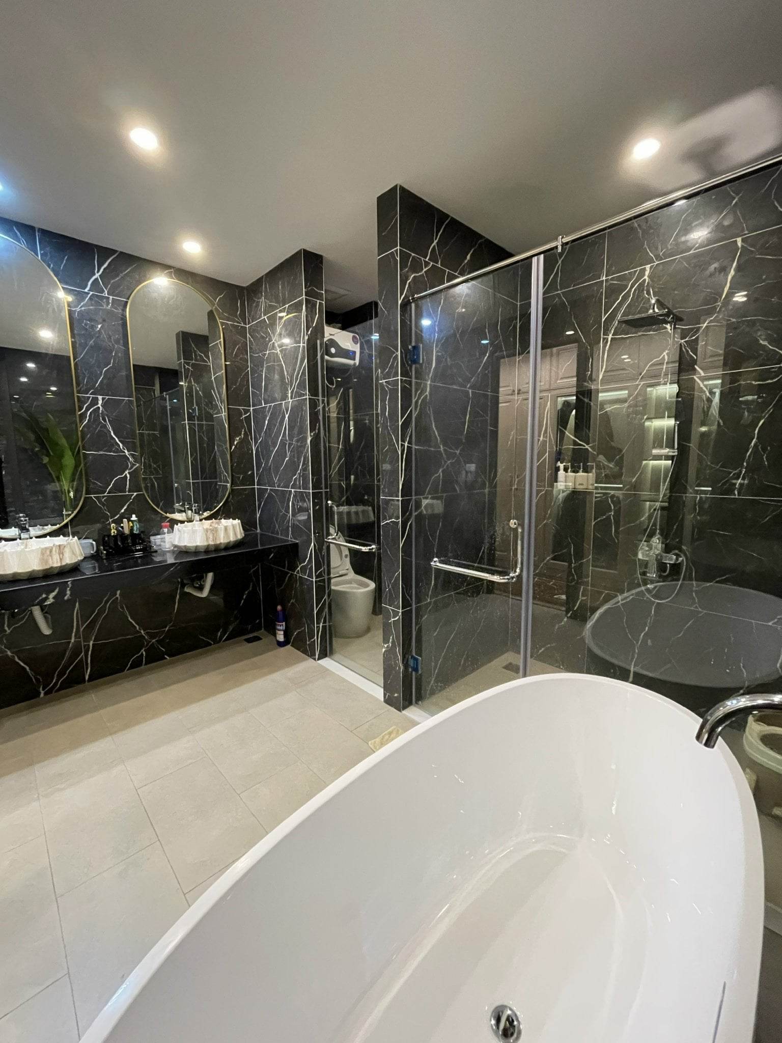 BÁN GẤP NGỌC LÂM 60M x 7T THANG MÁY, GARA Ô TÔ, FULL NỘI THẤT, KINH DOANH. GIÁ 1X TỶ 5