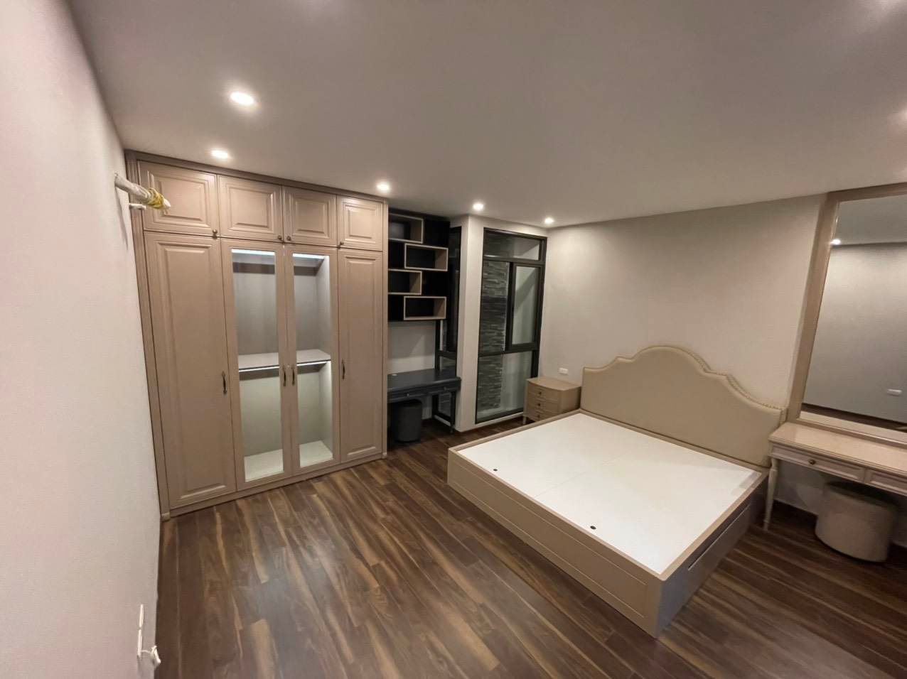 BÁN GẤP NGỌC LÂM 60M x 7T THANG MÁY, GARA Ô TÔ, FULL NỘI THẤT, KINH DOANH. GIÁ 1X TỶ 4