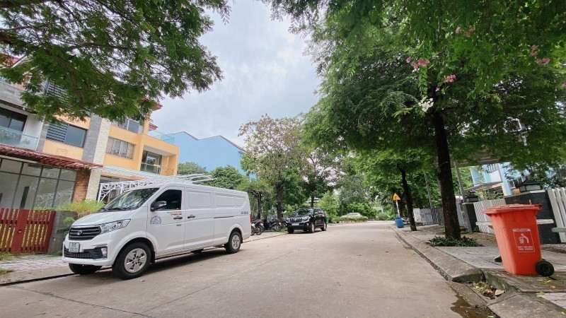 Bán Biệt Thự đường số 1, Hiệp Bình Phước, Thủ Đức, TP HCM. DT 225 m2, 4 tầng, 6PN. Giá 15.9 Tỷ, 2