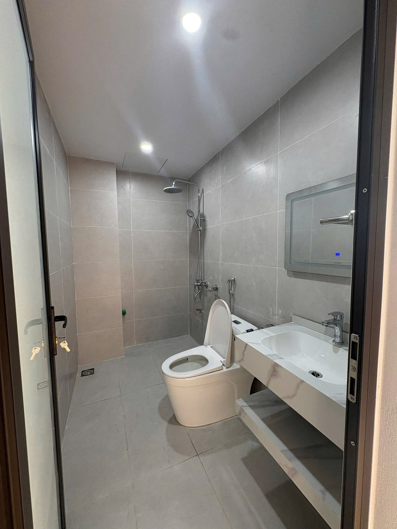 Bán căn nhà 3 tầng ngõ phố Đỗ Xá, ph Tứ Minh, TP HD, 42.9m2, mt 4m, 3 ngủ, 3 vs, chỉ 2.4x tỷ 5