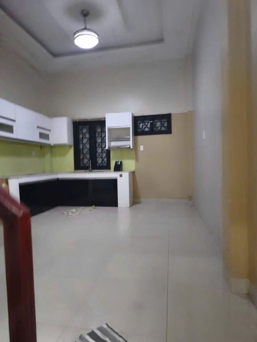 CHO THUÊ NHÀ KHU HỒNG LONG HIỆP BÌNH  THỦ ĐỨC CŨ GẦN QL13 TRỆT 2LAU 3PN GIÁ 13TR 4