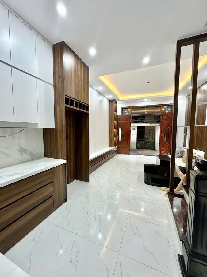 hiếm!: KINH DOANH- HAI THOÁNG- 15M RA PHỐ- Ô TÔ 5 TẠ ĐỖ. Bán nhà Đống Đa