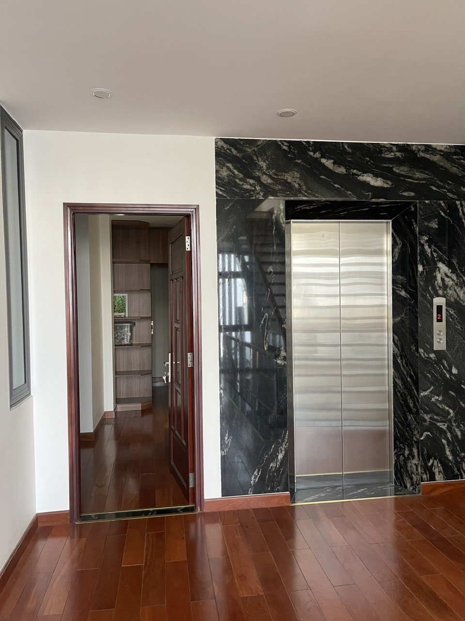 ‼Villa Phú Nhuận - Thang máy, hồ cá xịn sò - ngang hơn 7m xe hơi vào nhà 4