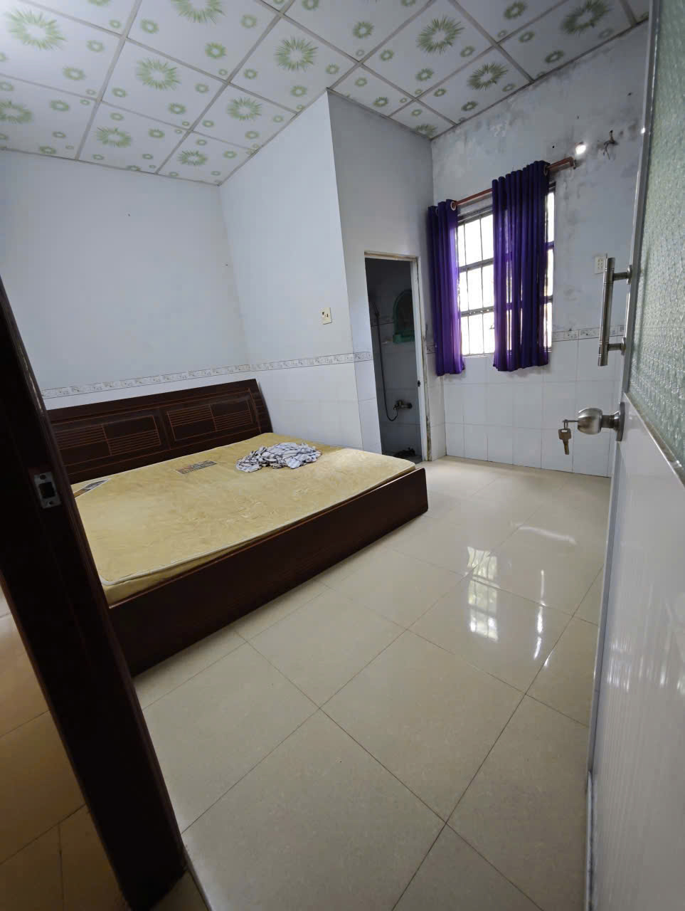 Nhà 4 triêụ 4 phòng ngủ Võ Văn Kiệt nơi có khuôn viên cây cối 5