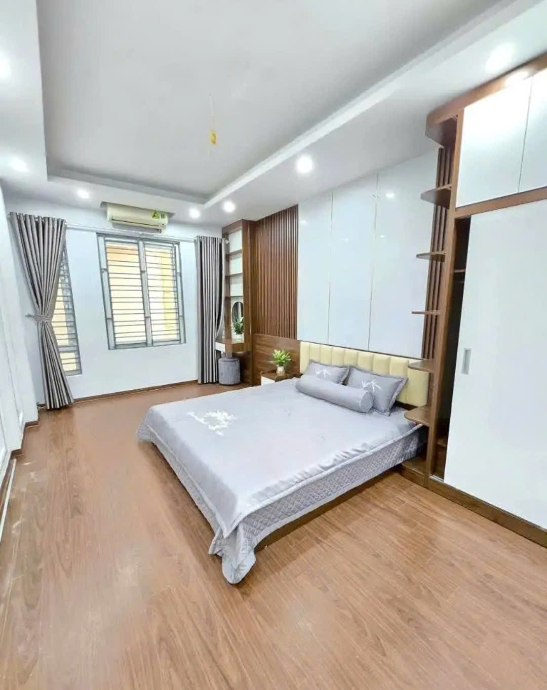 QUAN NHÂN - 73M² – MT 4.5M – 5 TẦNG  16.5 TỶ 3