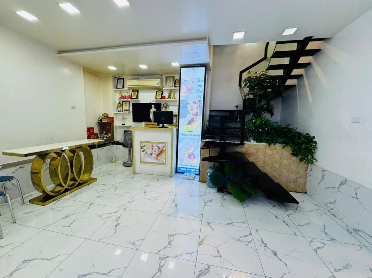 Mặt Phố Hàn Thuyên Mặt Tiền 12M 275M2 135 Tỷ Vỉa hè rộng