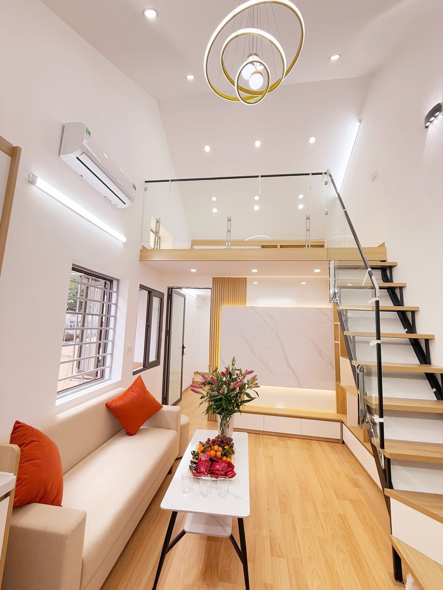 Bán gấp nhà Hồ Tùng Mậu – Cạnh ga tàu điện, ở ngay, 7 phòng cho thuê – giá hơn 7 tỷ 2