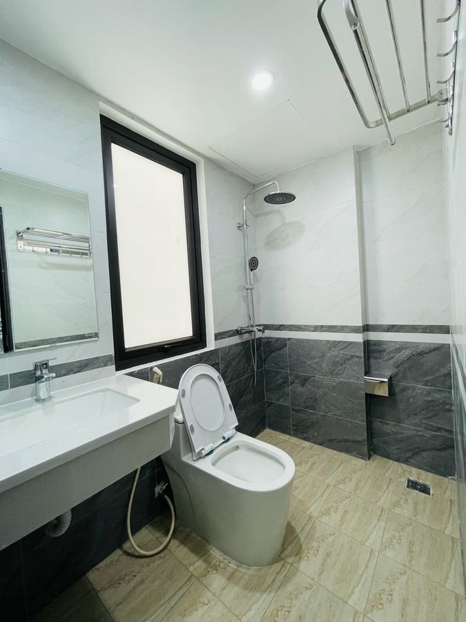 Bán nhà 5 tầng Hoàng Mai, 48m2, mặt tiền 4m, giá 12.2 tỷ 4