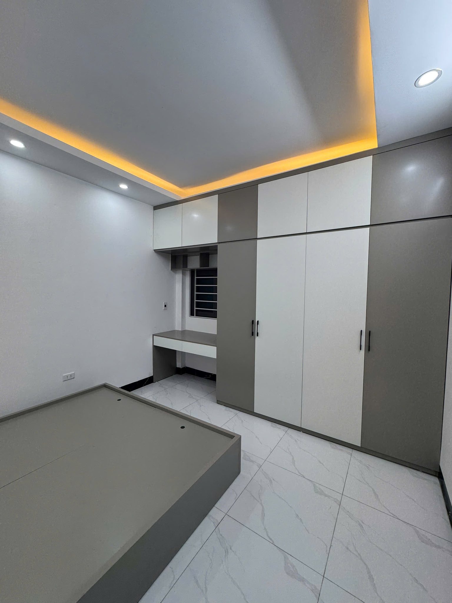 Bán nhà Đại Mỗ 40M 4 Tầng, 4p ngủ, gần đường lớn ô tô đỗ gần giá 7.5 tỷ 5