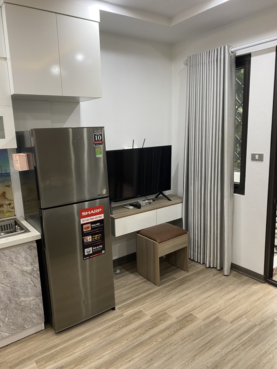 Cho thuê Căn Apartment tại Ngõ 193 Trích Sài, Tây Hồ. Ban công thoáng Full nội thất. Chỉ 7.5tr 5