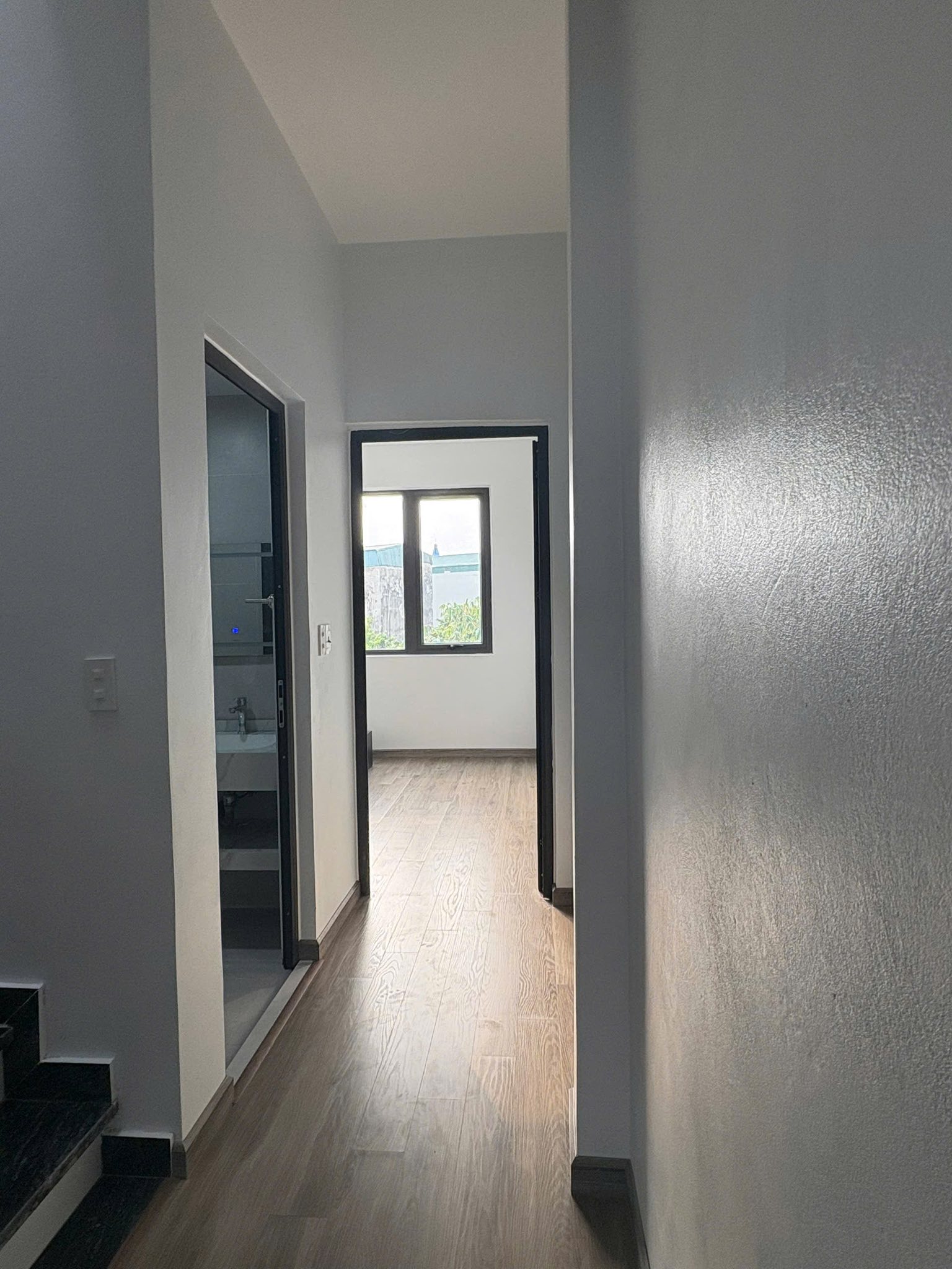 Bán căn nhà 3 tầng ngõ phố Đỗ Xá, ph Tứ Minh, TP HD, 42.9m2, mt 4m, 3 ngủ, 3 vs, chỉ 2.4x tỷ 6