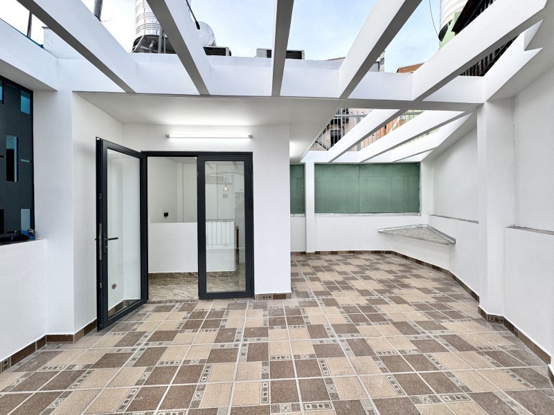 ‼Lê Quang Định – Xe hơi vào nhà – 4 tầng nở hậu - lô góc xây mới 5