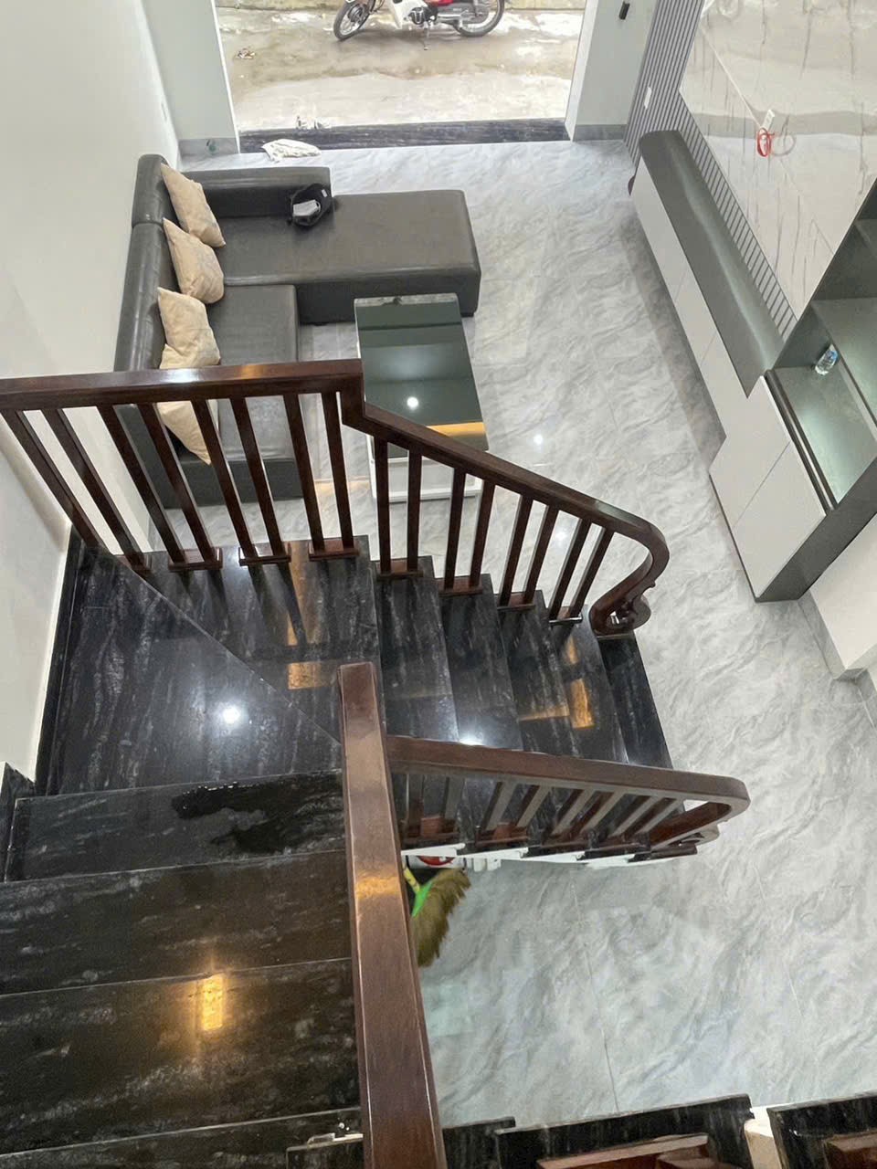 Nhà lô góc 3,5 tầng ngõ phố Cô Đông – hướng Nam mát mẻ giá 2.7 ty 5