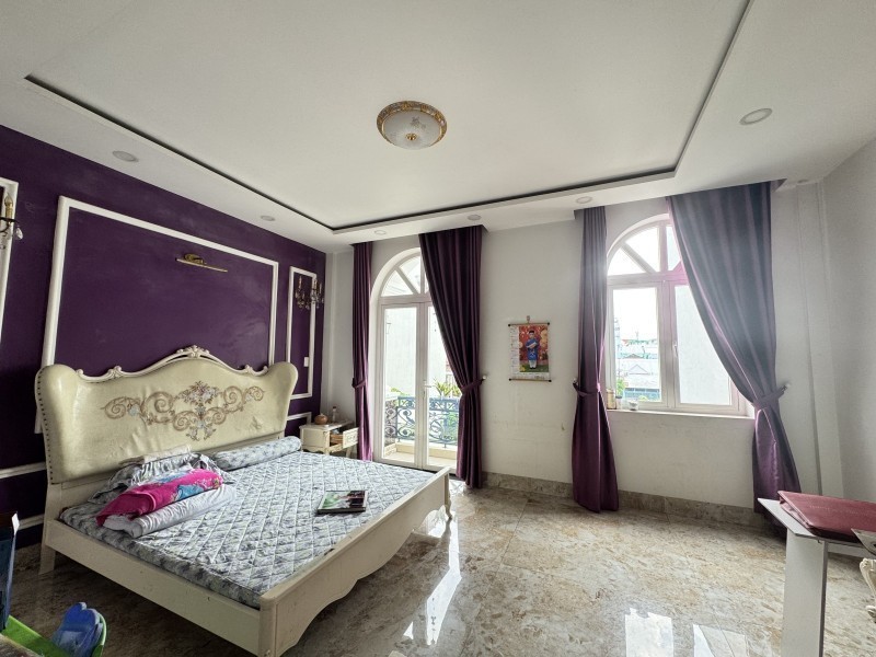 Bán nhà 4 tầng trong ngõ Làng Tăng Phú, Q.9, Thủ Đức, TP HCM. DT 61m2, giá 7,99  tỷ, sổ hồng, 4PN, 4