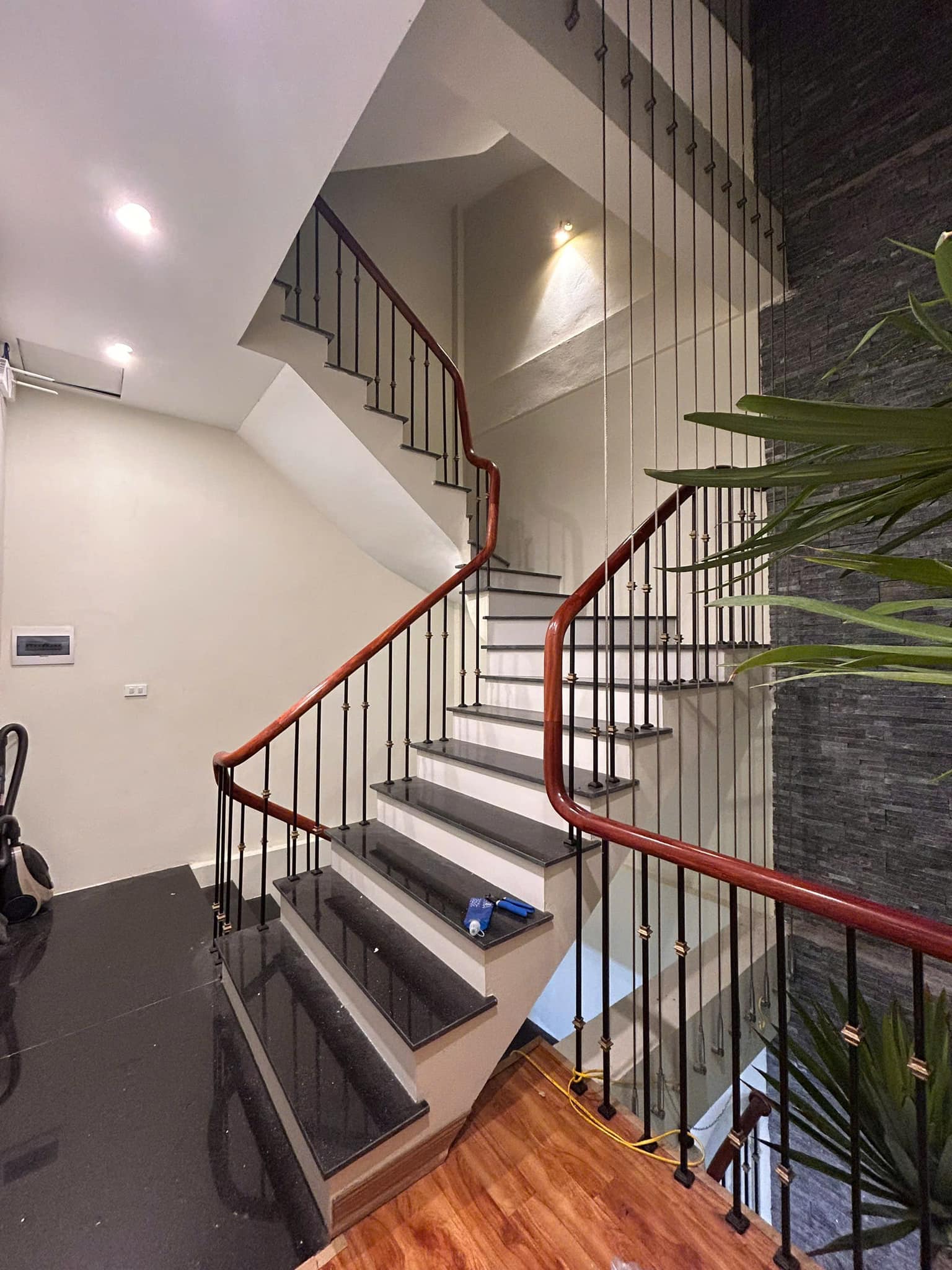 BÁN NHÀ MẶT PHỐ NHÂN HOÀ DT56M 2 MẶT TIỀN, KINH DOANH, VỈA HÈ, OTO DỪNG ĐỖ, HƠN 29 TỶ 4