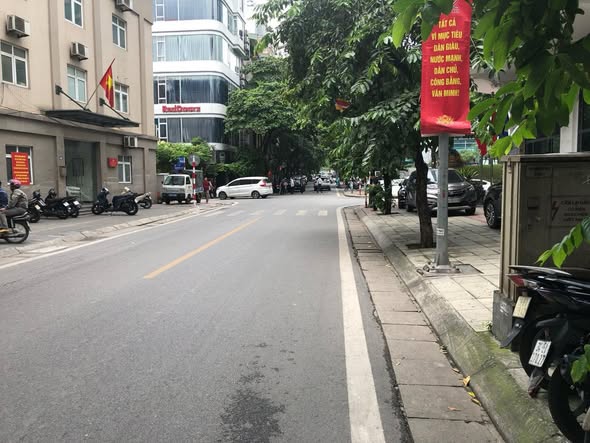 Gía Tốt Mặt phố Cửa Bắc 41 Tỷ 140M2 4 Tầng SDCC Pháp lý sạch sẽ Có nóc xây Tòa