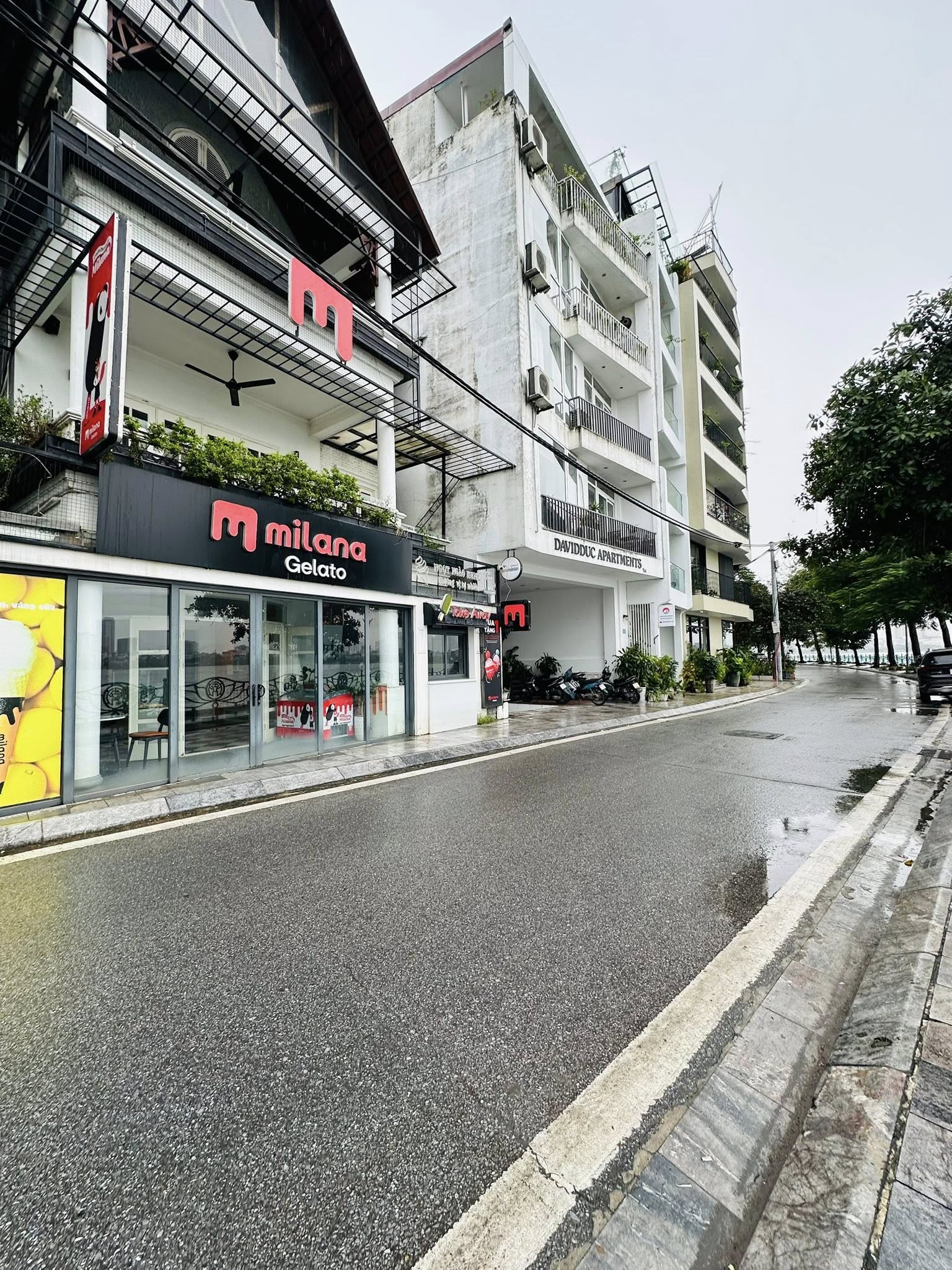 Nhà Mặt Hồ Quảng Khánh 5 Nổi 1 hầm Mặt Tiền 8M 157 Tỷ 2 Thoáng Trước Sau