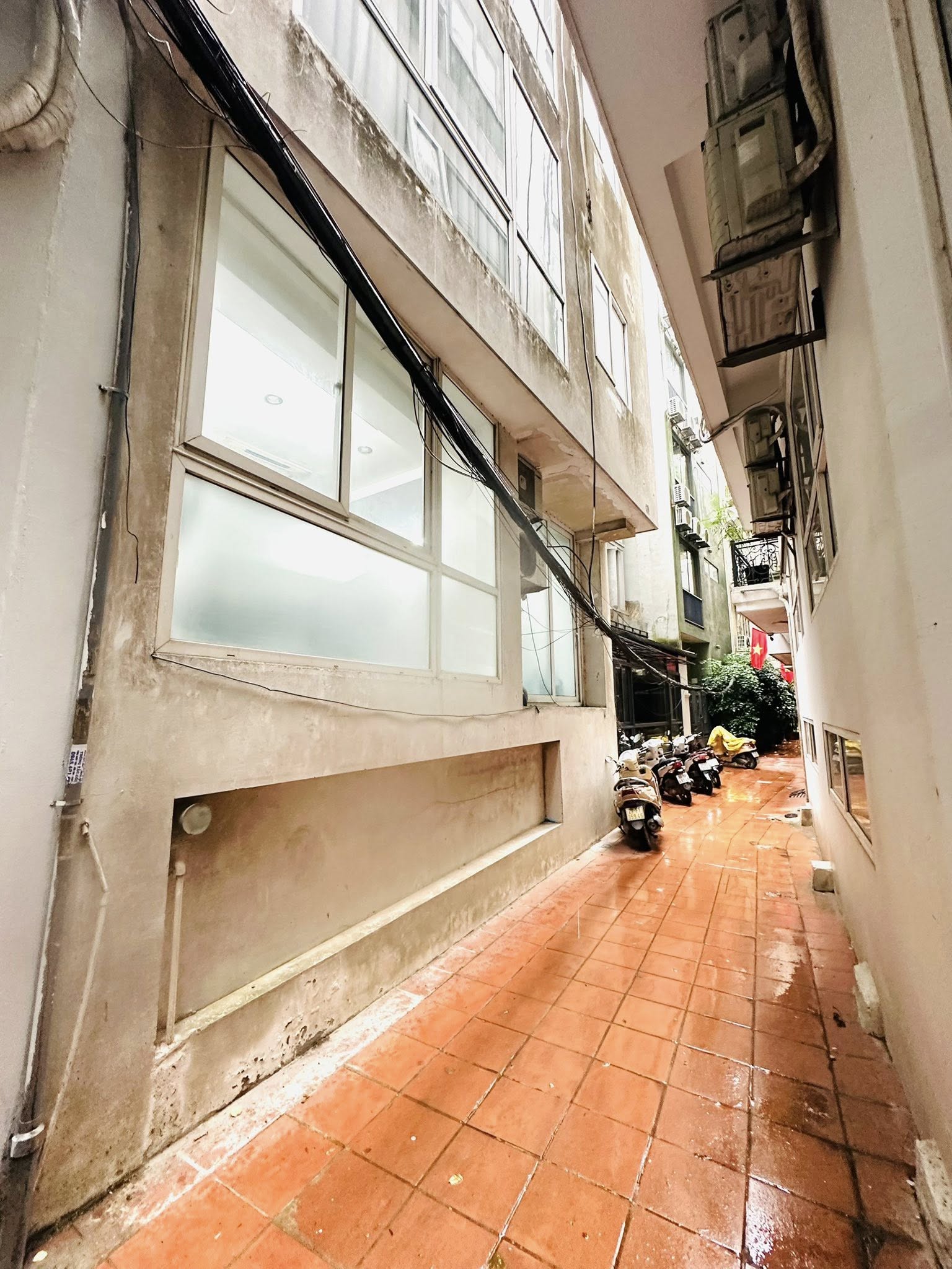 Nhà Mặt Hồ Quảng Khánh 5 Nổi 1 hầm Mặt Tiền 8M 157 Tỷ 2 Thoáng Trước Sau 2