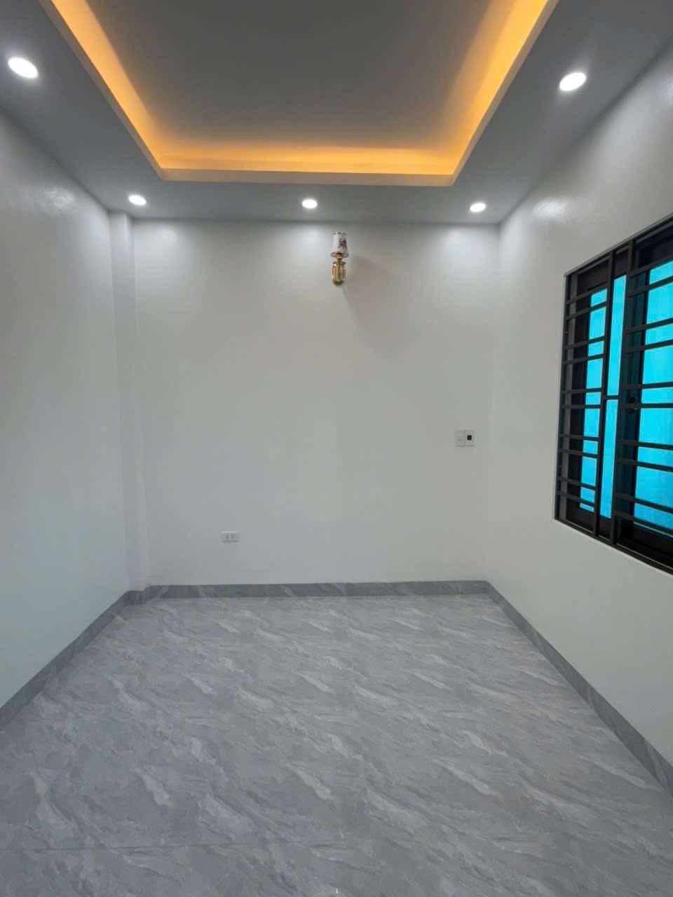 Bán căn nhà 2 tầng ngõ phố Lê Viết Hưng, ph Ngọc Châu, TP HD, 51m2, mt 4m, 3 ngủ, 2vs 8