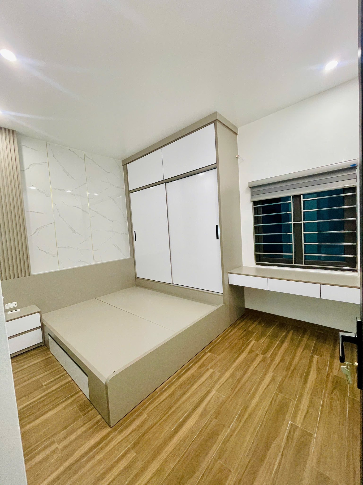 Bán nhà 3 tầng ngõ phố Chu Văn An, ph Quang Trung, TP HD, 51m2, 3 ngủ, 3 vs, chỉ 3.18 tỷ 7