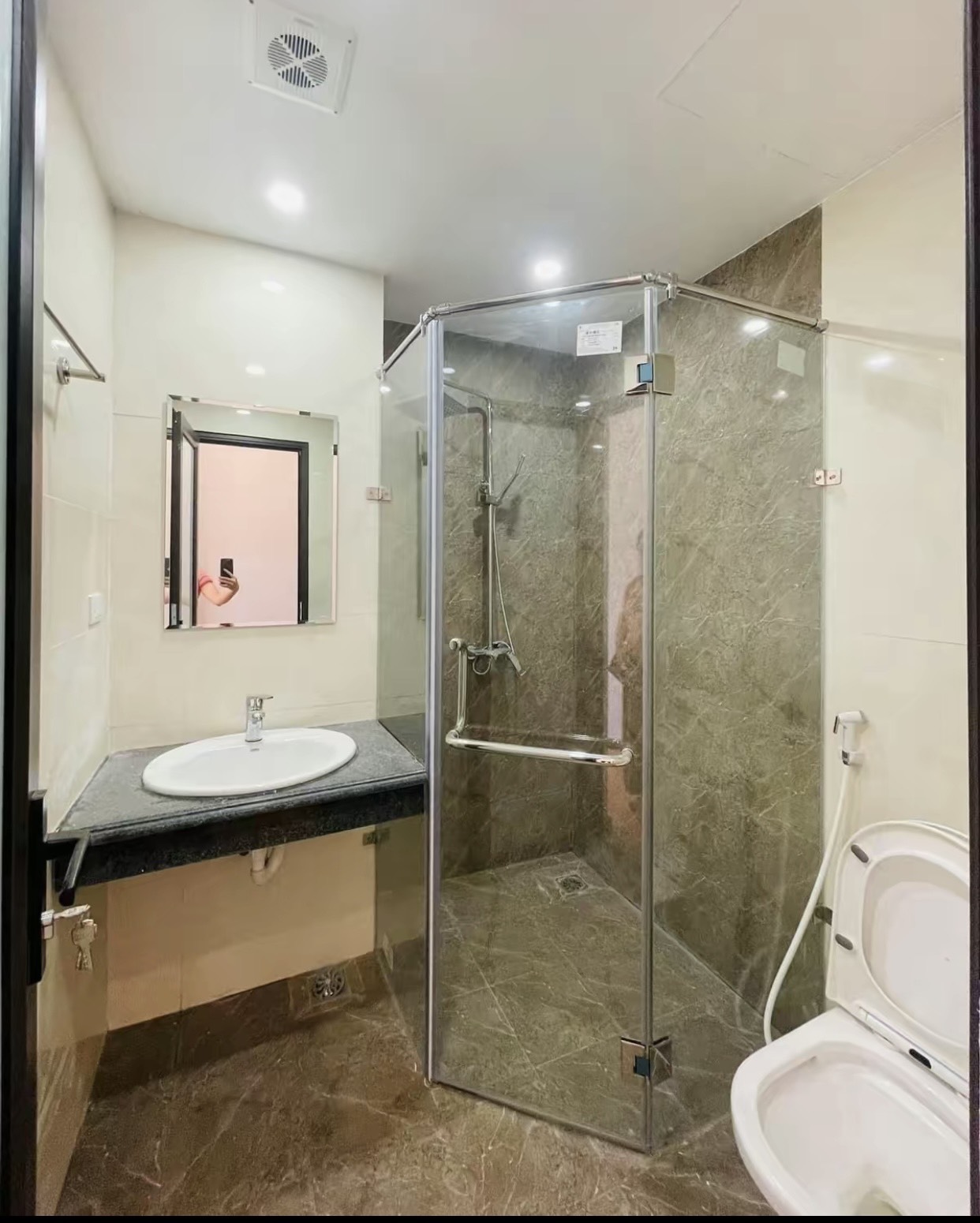 Bán nhà mặt đường phố Nhổn đường 32 xây 5 Tầng, kinh doanh, ô tô đỗ giá 6.x tỷ 6