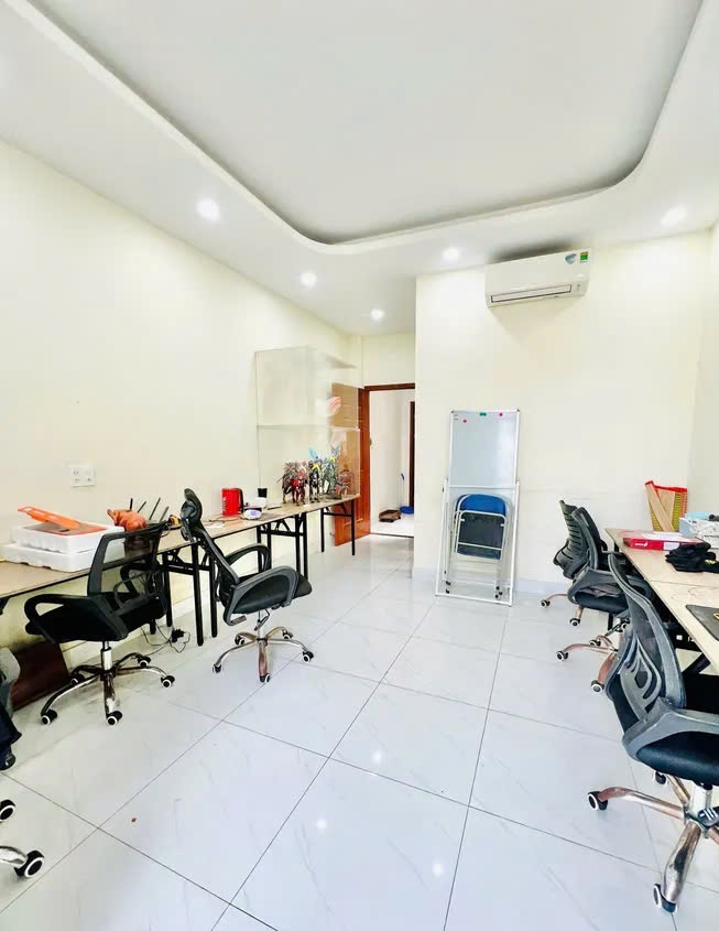 4 Tầng 63m2 có 8,2 tỏi x Quang Trung Phường 12 Gò Vấp TP. Hồ Chí Minh. 4