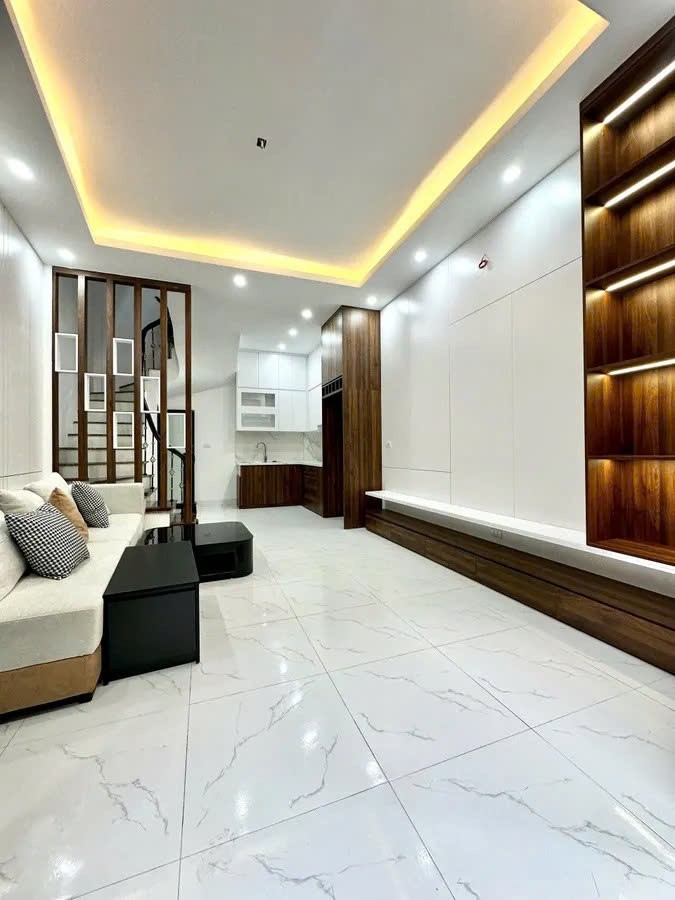 hiếm!: KINH DOANH- HAI THOÁNG- 15M RA PHỐ- Ô TÔ 5 TẠ ĐỖ. Bán nhà Đống Đa 3