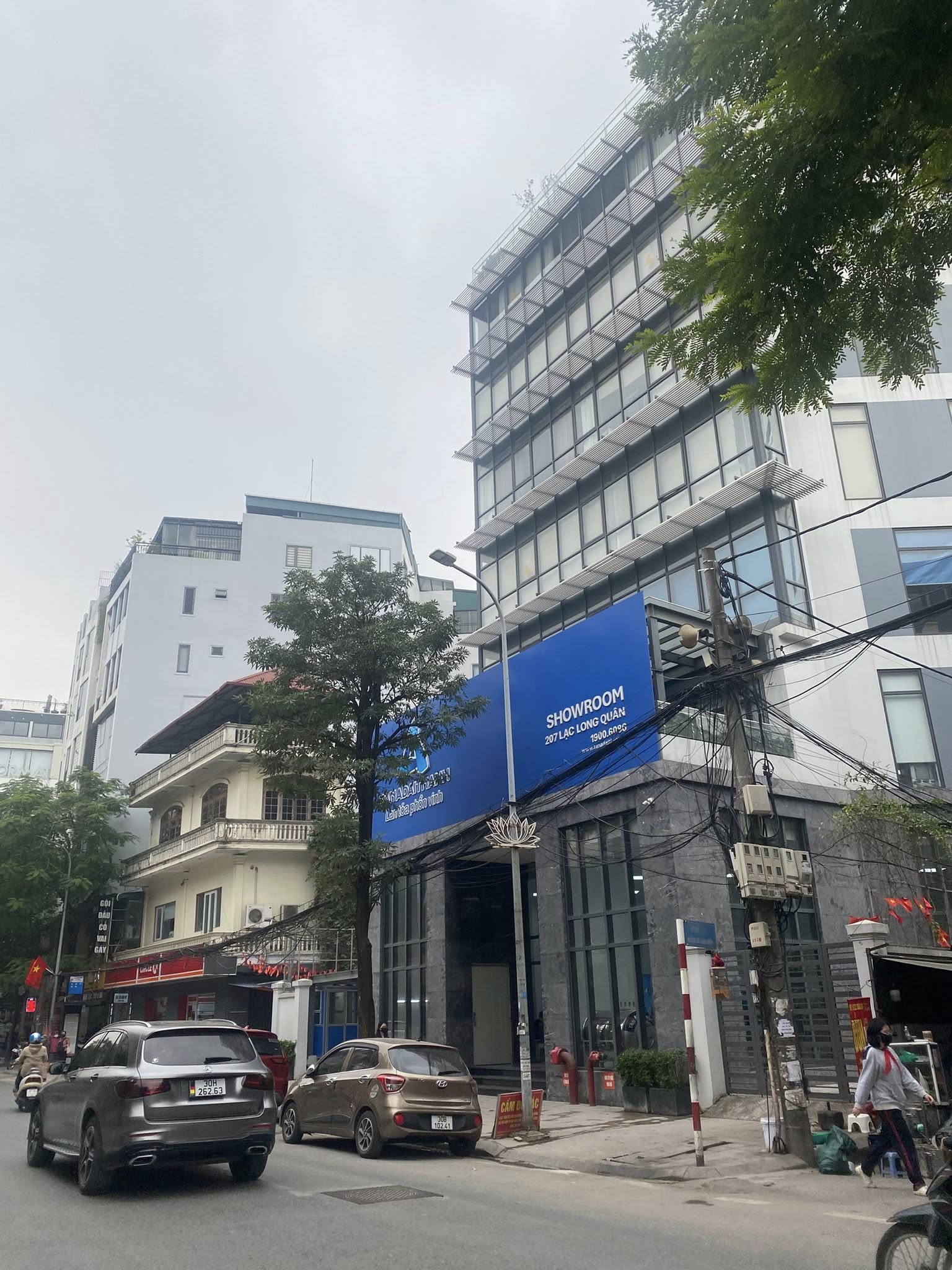 Mặt phố Lạc Long Quân Mặt Tiền 8M Lô Góc 3 Mặt  65 Tỷ GPXD 9 Tầng