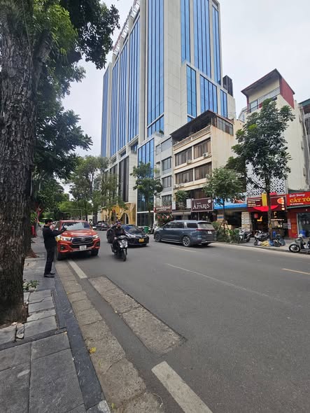 Cực Hiếm Mặt phố Quang Trung  4 Tầng MT 3.5M 16.5 Tỷ Dòng Tiền 27tr/th  Vỉa Hè Rộng