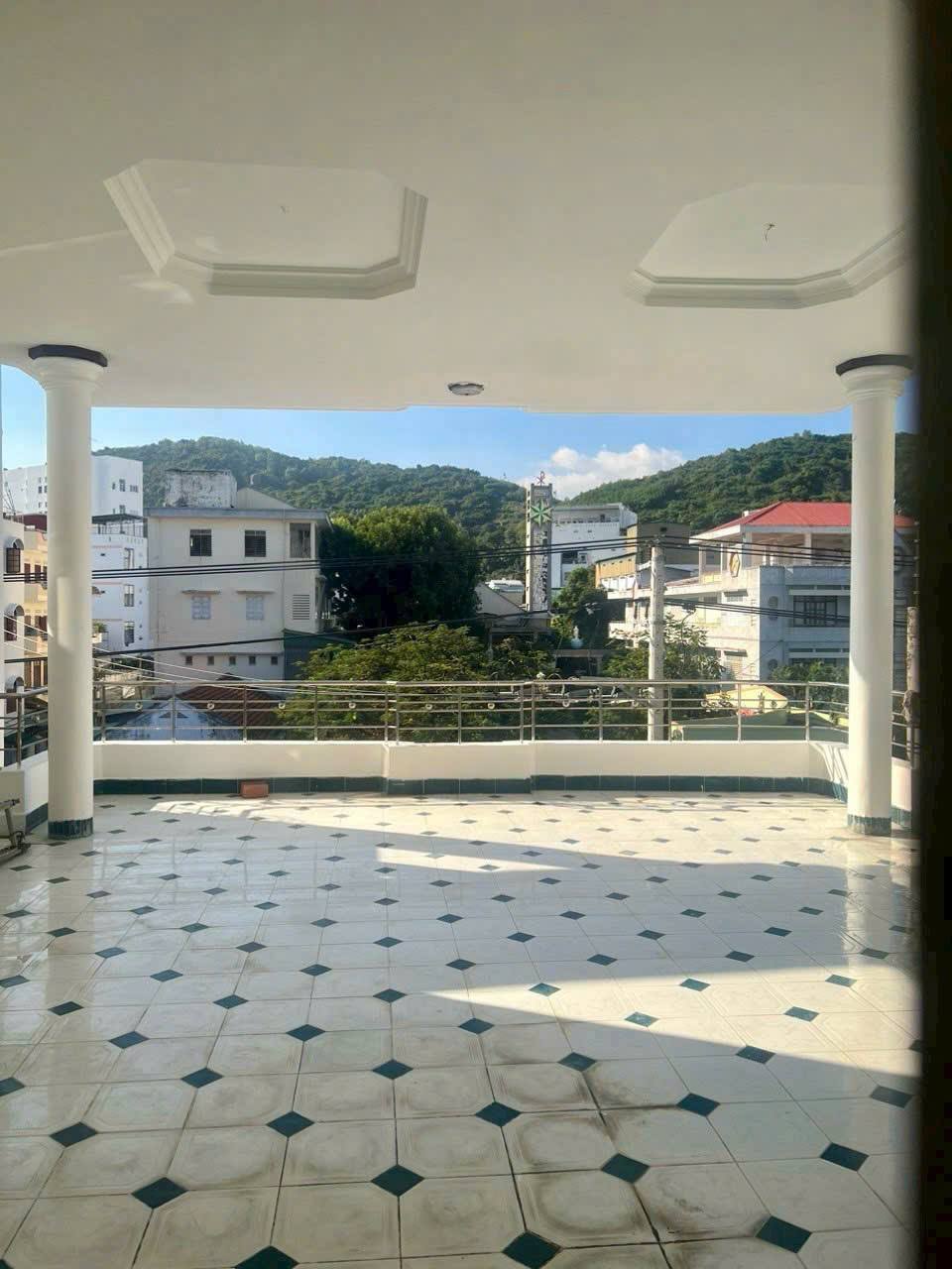 NHÀ 3 TẦNG MẶT TIỀN ĐƯỜNG 2/4 – PHƯỜNG BẮC NHA TRANG – DÒNG TIỀN SẴN 28 TRIỆU/THÁNG – GIÁ CHỈ 17 TỶ 3