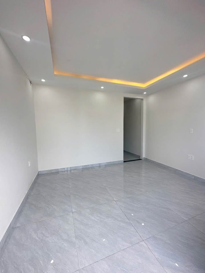 BÁN NHÀ ĐẸP MỚI XÂY CAO THẮNG ĐÀ LẠT - XÂY DỰNG PHÂN QUYỀN CHƯA ĐẾN 4 TỶ 5