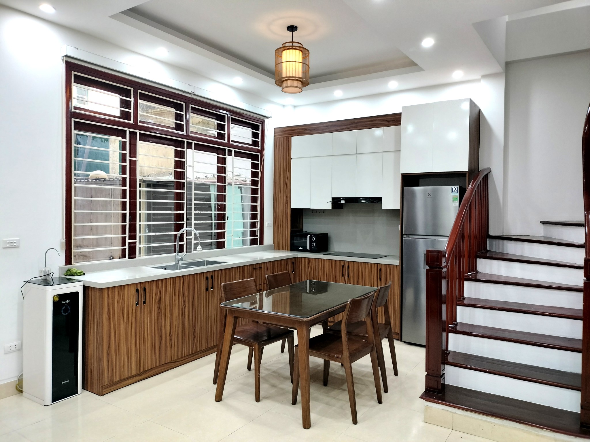 TRUNG TÂM BỒ ĐỀ-NHỈNH 9TỶ NHÀ ĐẸP Ở NGAY-39M 4T-CÁCH 15M RA PHỐ-TIỆN ÍCH BẠT NGÀN 2