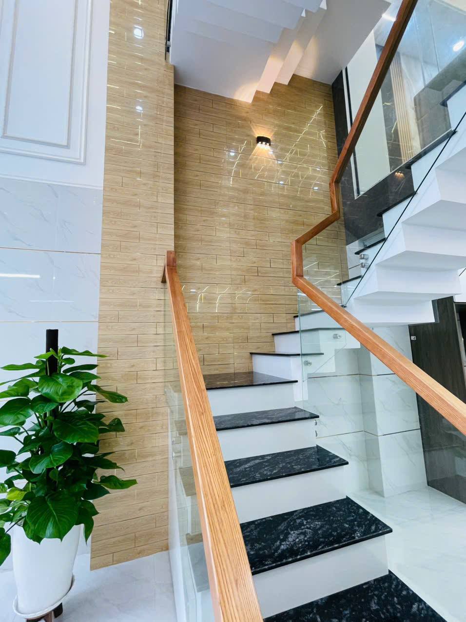 Cần bán Nhà mặt tiền đường Hồ Văn Cống, Phường Hiệp Thành, Diện tích 120m², Giá 2.1 Tỷ 3