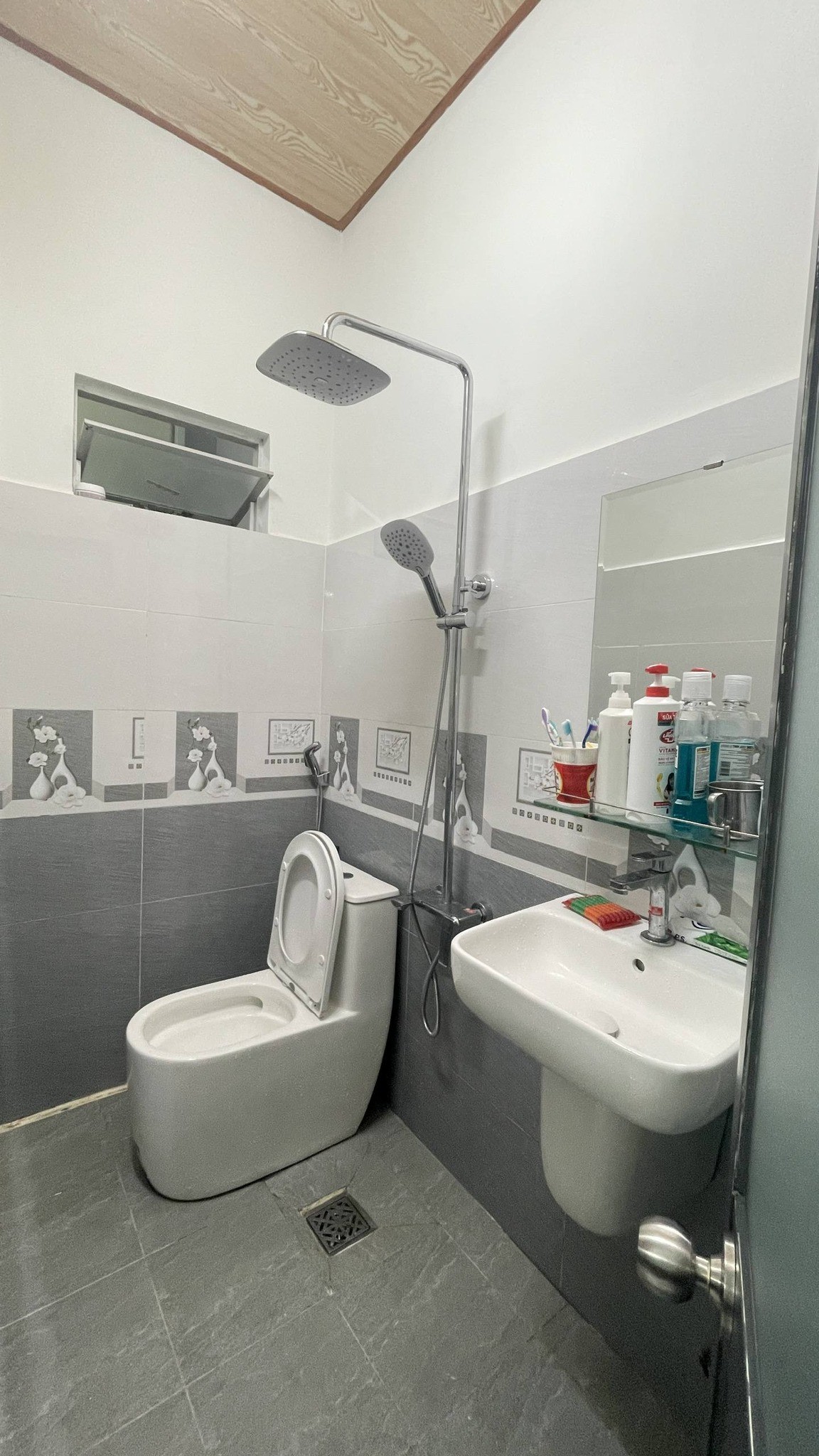 NHÀ 3 TẦNG GẦN BIỂN PHƯỜNG VĨNH HÒA, BẮC NHA TRANG – GIÁ CHỈ 6 TỶ 7