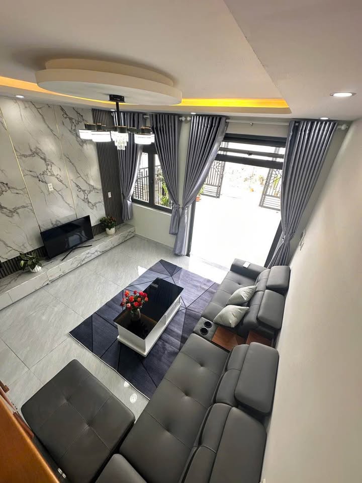 BÁN NHÀ ĐẸP MỚI XÂY CAO THẮNG ĐÀ LẠT - XÂY DỰNG PHÂN QUYỀN CHƯA ĐẾN 4 TỶ 2