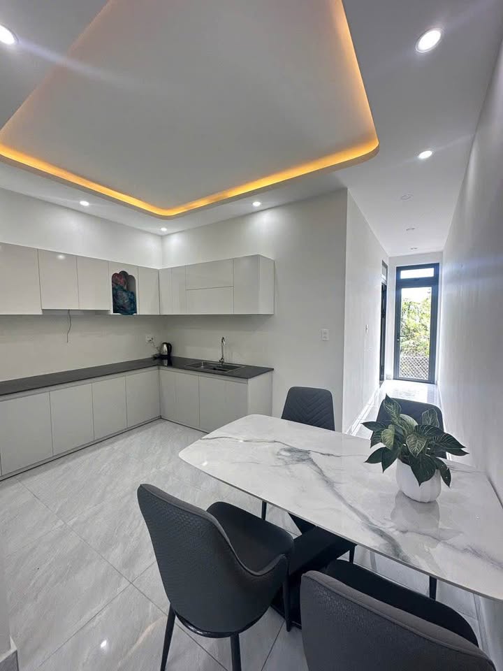 BÁN NHÀ ĐẸP MỚI XÂY CAO THẮNG ĐÀ LẠT - XÂY DỰNG PHÂN QUYỀN CHƯA ĐẾN 4 TỶ 4