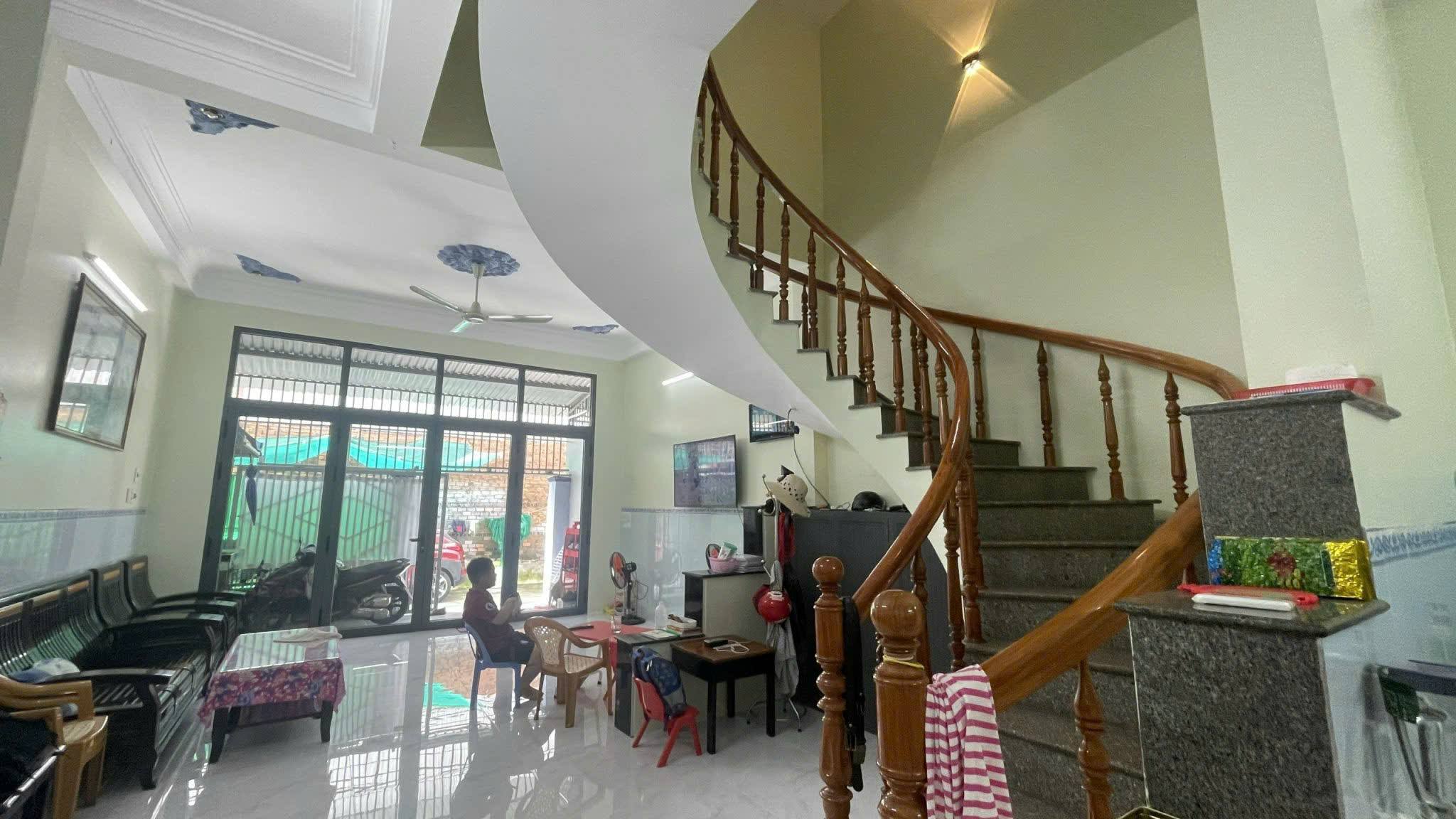 NHÀ 3 TẦNG GẦN BIỂN PHƯỜNG VĨNH HÒA, BẮC NHA TRANG – GIÁ CHỈ 6 TỶ 10