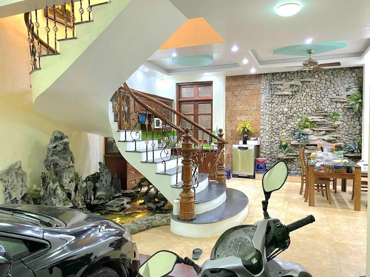 Mặt phố Lạc Long Quân Mặt Tiền 8M Lô Góc 3 Mặt  65 Tỷ GPXD 9 Tầng 2