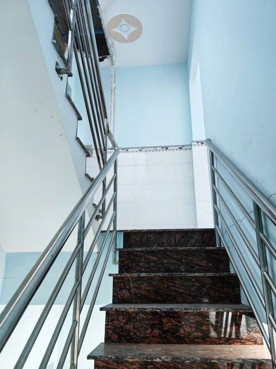 NHÀ PHỐ 3 TẦNG BTCT – 148M² (5×30) – GẦN CHỢ HÓC MÔN. 4