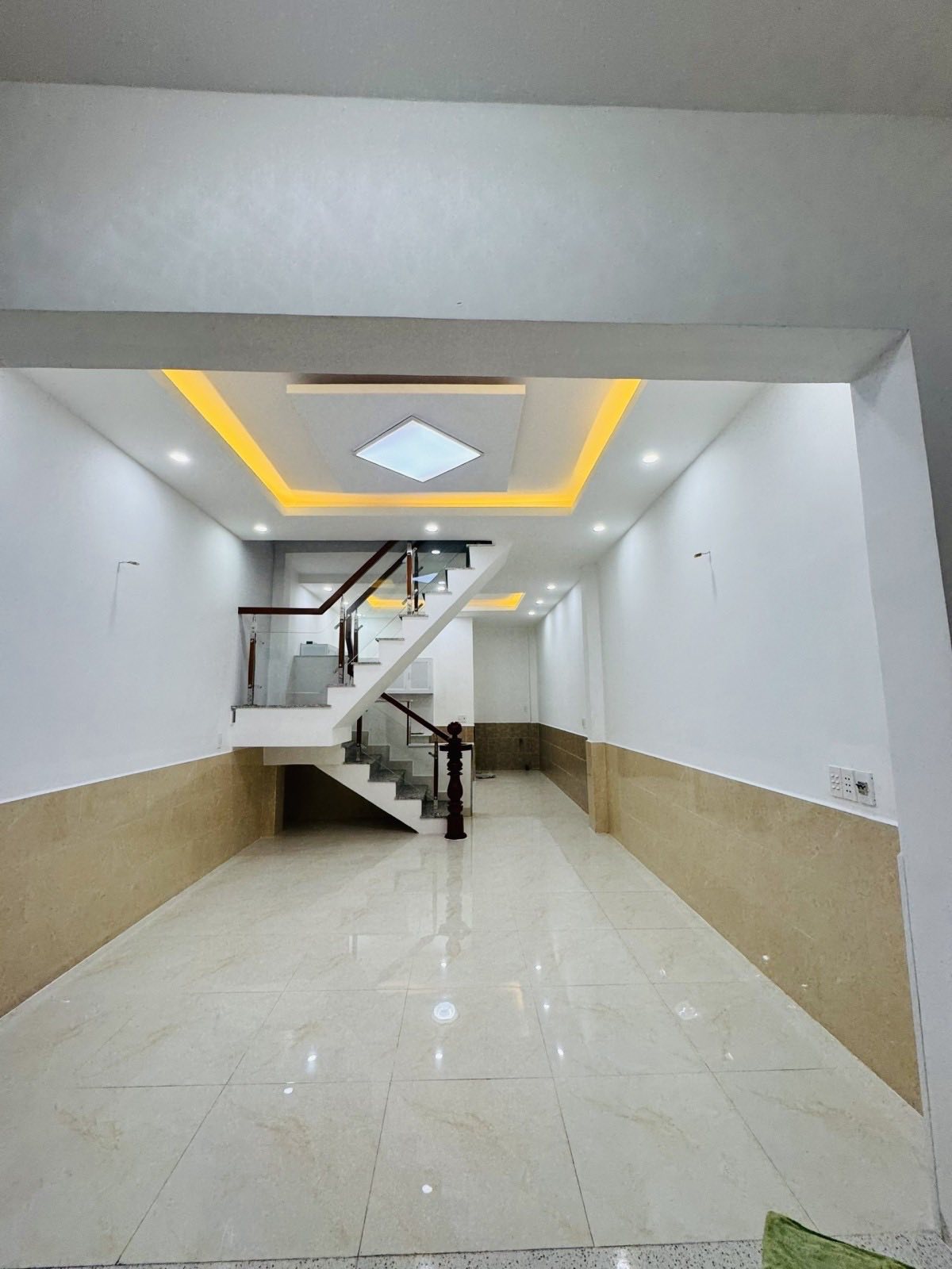 BÁN NHÀ NGUYỄN THỊ BÚP QUẬN 12 – HẺM XE HƠI – 2 TẦNG 42M2 - SỔ RIÊNG – DỌN VÀO Ở NGAY. 2