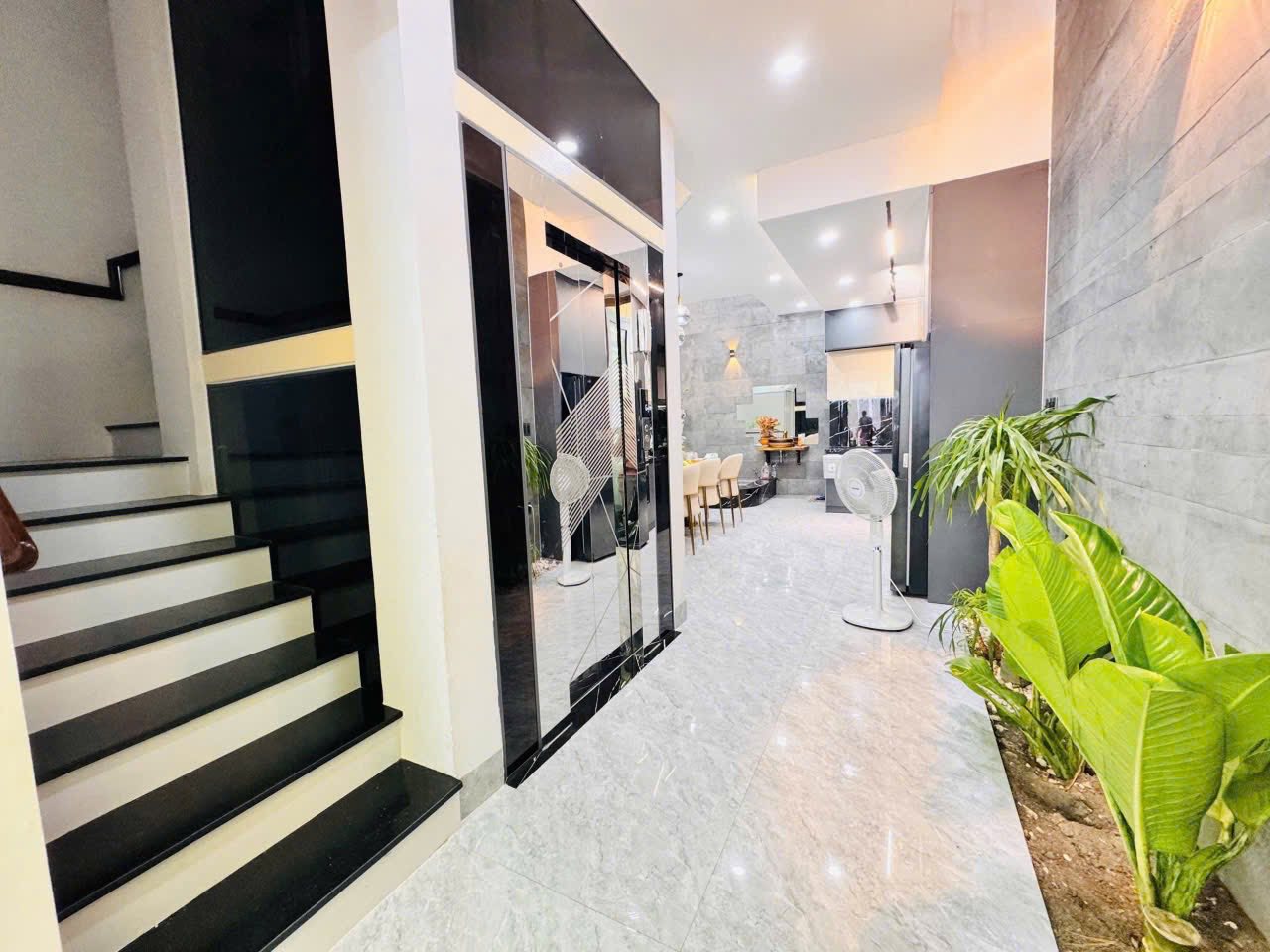 BÁN NHÀ 6 TẦNG MẶT TIỀN PHẠM NGỌC THẠCH, VĨNH HẢI, NHA TRANG – GIÁ 20 TỶ 11