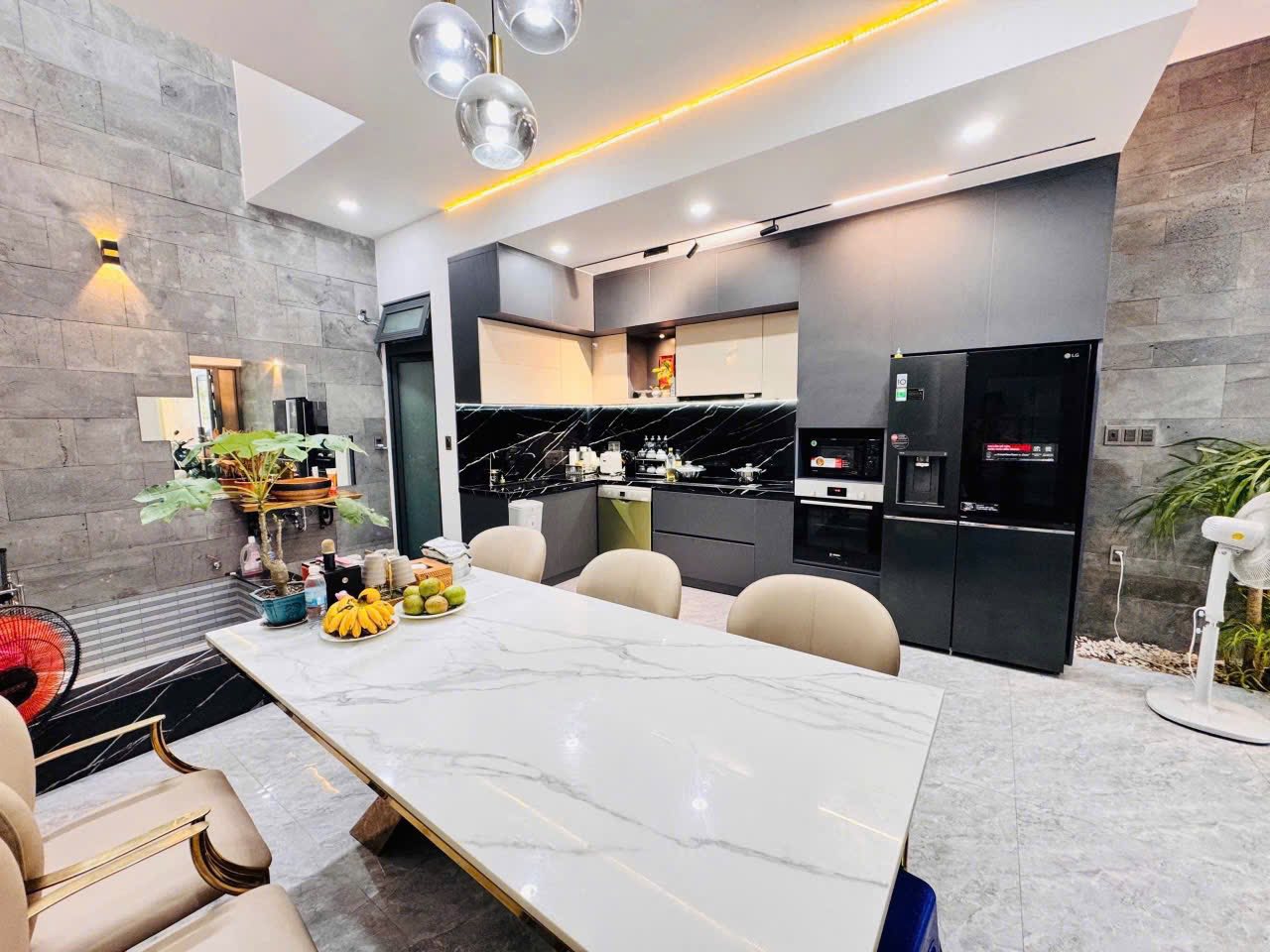 BÁN NHÀ 6 TẦNG MẶT TIỀN PHẠM NGỌC THẠCH, VĨNH HẢI, NHA TRANG – GIÁ 20 TỶ 12