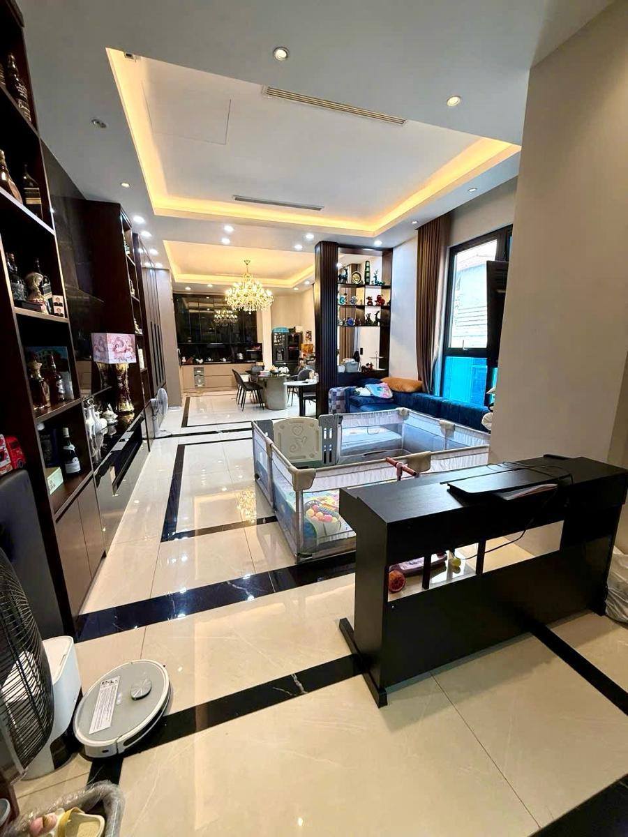 Lý Nam Đế 7 Tầng Thang Máy Lô Góc 2 Mặt Thoáng 31 Tỷ Khu Phân Lô Ô TÔ 4