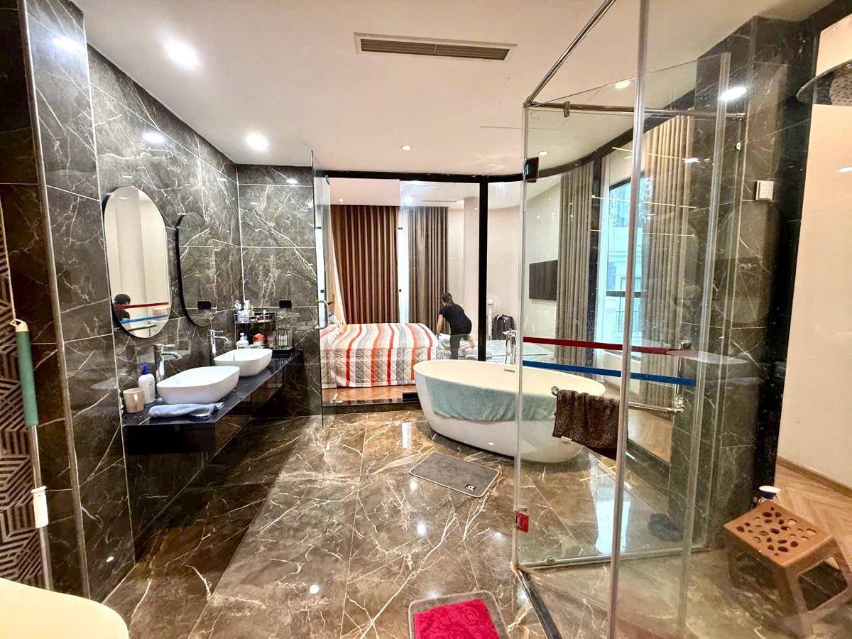 Lý Nam Đế 7 Tầng Thang Máy Lô Góc 2 Mặt Thoáng 31 Tỷ Khu Phân Lô Ô TÔ 5